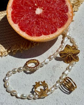 Prstene, bez ktorých sa toto leto nezaobídeš 💍. Ktorý je tvoj favorit? 🥰 Prstene na fotke zľava: Festive, Starfish, Kael a...