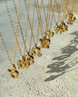 Náhrdelník Zodiac je veľmi trendy záležitosť 🥰. Obdarujte týmto minimalistickým a nadčasovým kúskom seba alebo milovanú...